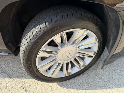 Used 2017 Cadillac Escalade AWD Platinum image 9
