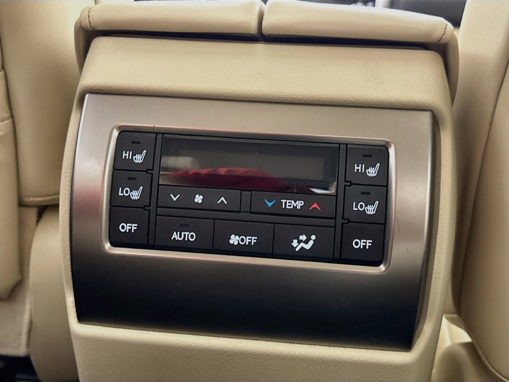 Used 2023 Lexus GX 460 Premium w/ Accessory Package AWD/4WD image 31
