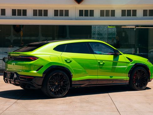 Used 2026 Lamborghini Urus S AWD/4WD image 3