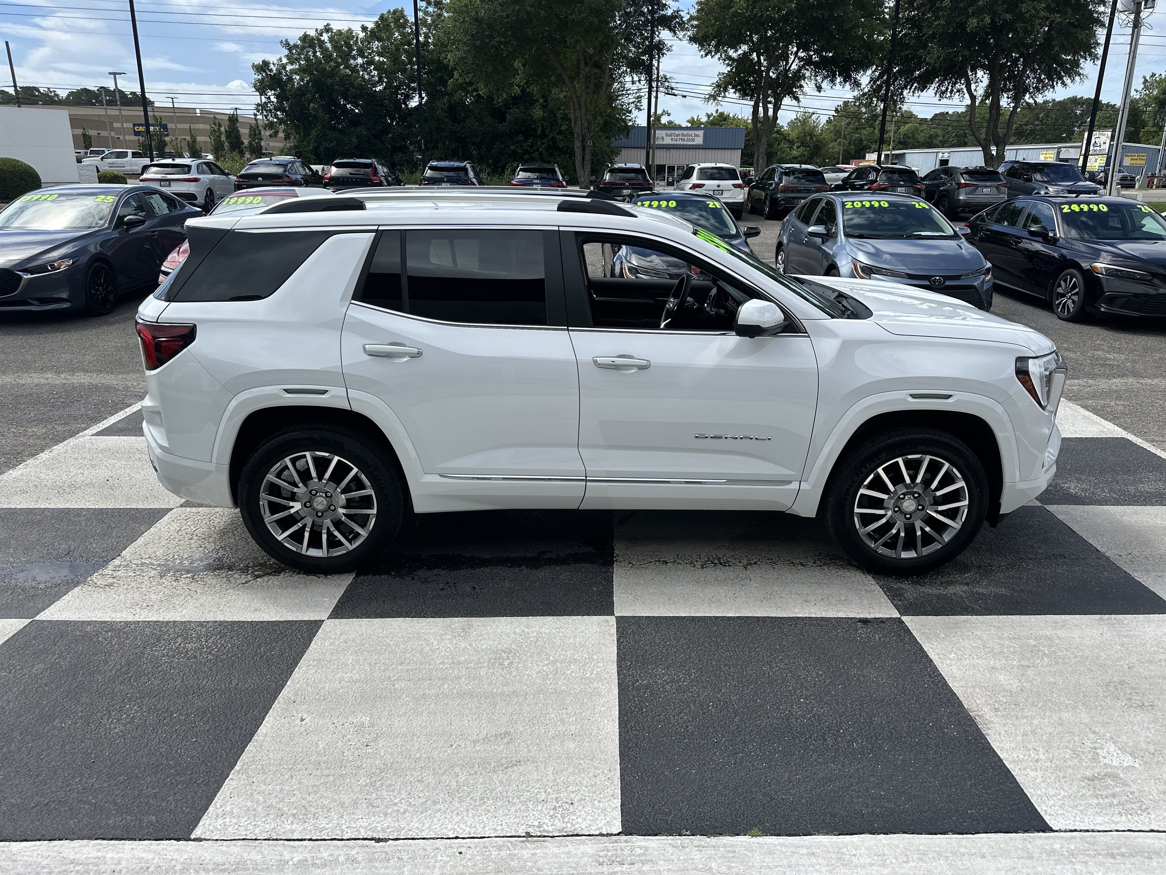 Used 2026 GMC Terrain Denali AWD/4WD image 3