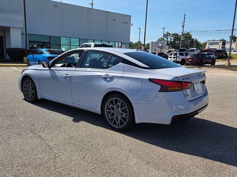 Used 2024 Nissan Altima 2.0 SR FWD image 10