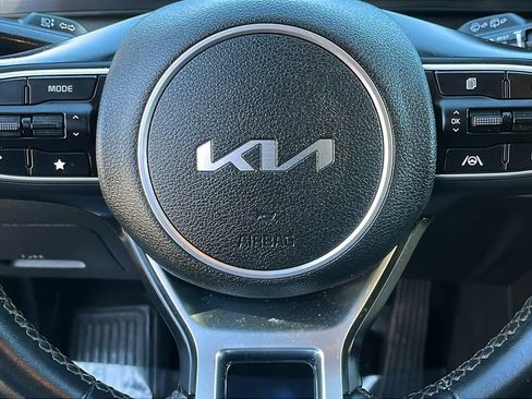 Used 2024 Kia Sportage EX image 12