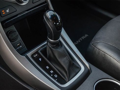 Used 2014 Hyundai Elantra Limited image 19