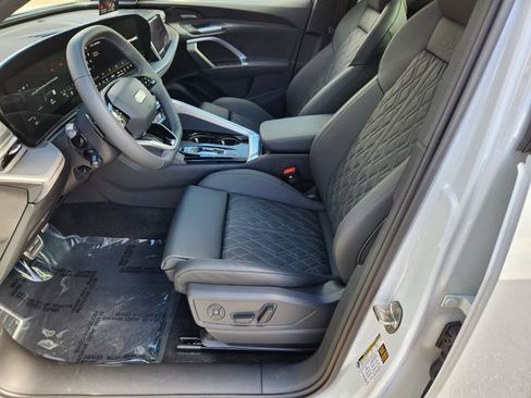 New 2025 Audi SQ5 Prestige image 11