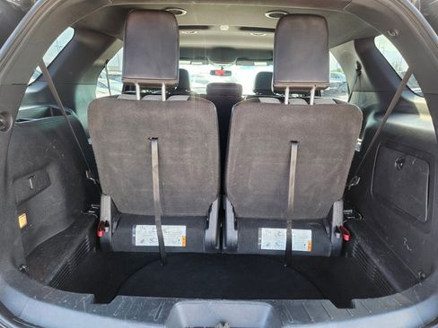 Used 2017 Ford Explorer XLT w/ Equipment Group 202A AWD/4WD image 29
