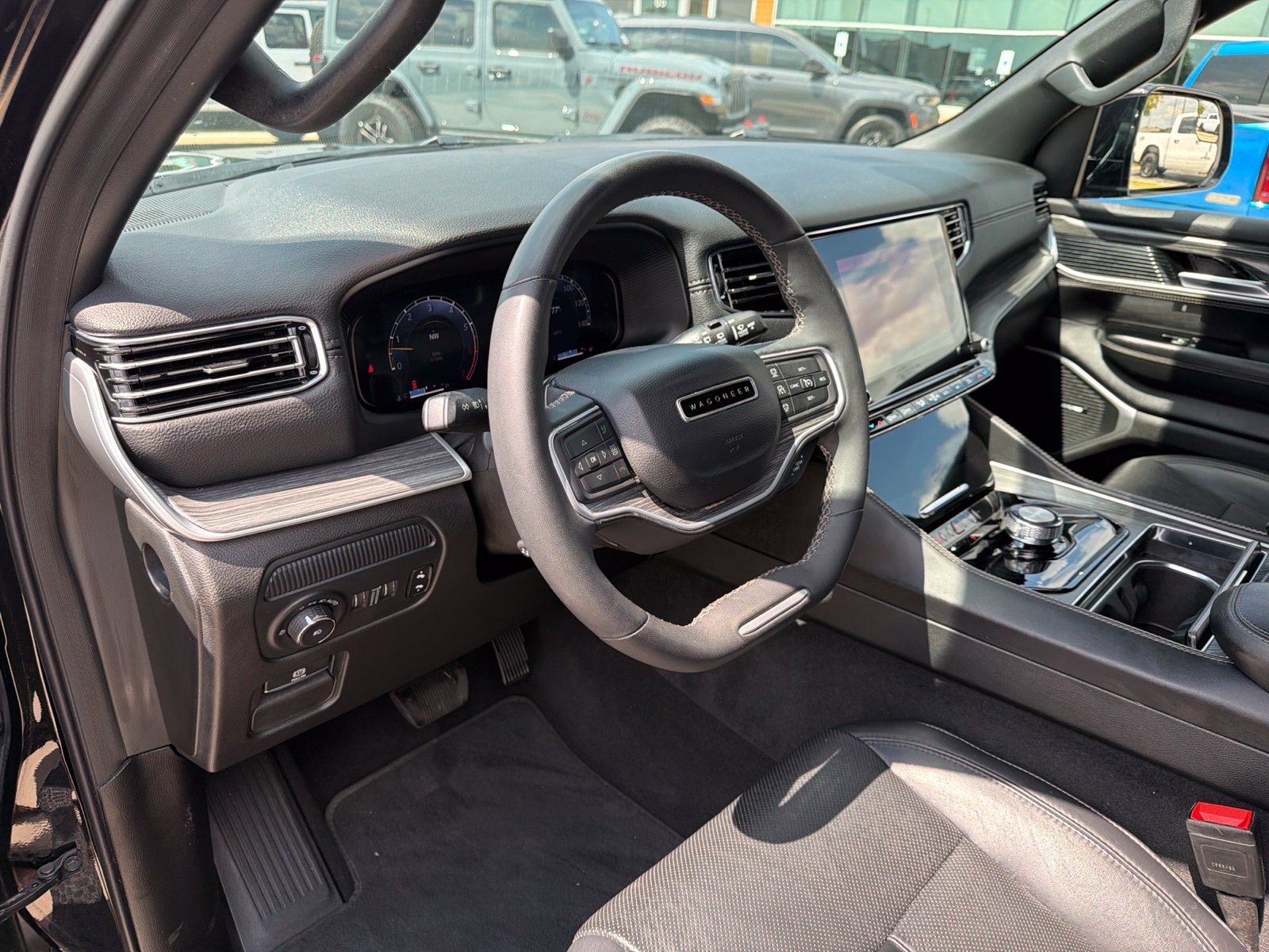 Used 2024 Jeep Wagoneer Series II RWD image 10