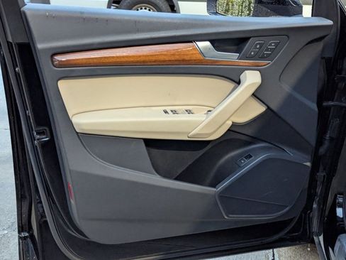 Used 2023 Audi Q5 2.0T Premium w/ Convenience Package image 8