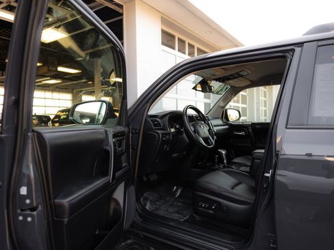Used 2024 Toyota 4Runner TRD Off-Road Premium AWD/4WD image 26