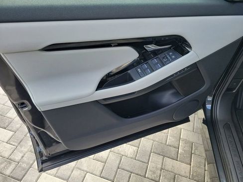 New 2026 Land Rover Range Rover Evoque S AWD/4WD image 23