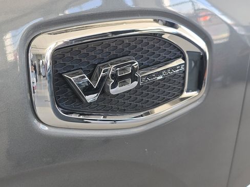 Used 2017 Nissan Titan SV image 15