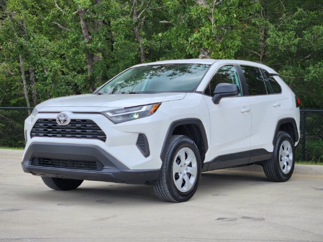 Used 2025 Toyota RAV4 LE FWD image 4