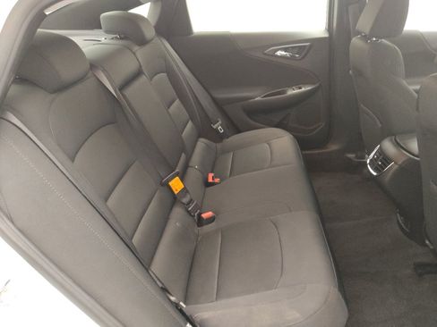 Used 2017 Chevrolet Malibu LT FWD image 19