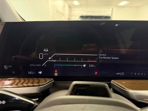 Used 2026 Cadillac Escalade ESV Platinum Sport w/ LPO, ONYX Package AWD/4WD image 15