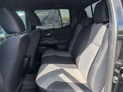 Used 2021 Toyota Tacoma TRD Off-Road w/ Technology Package image 9