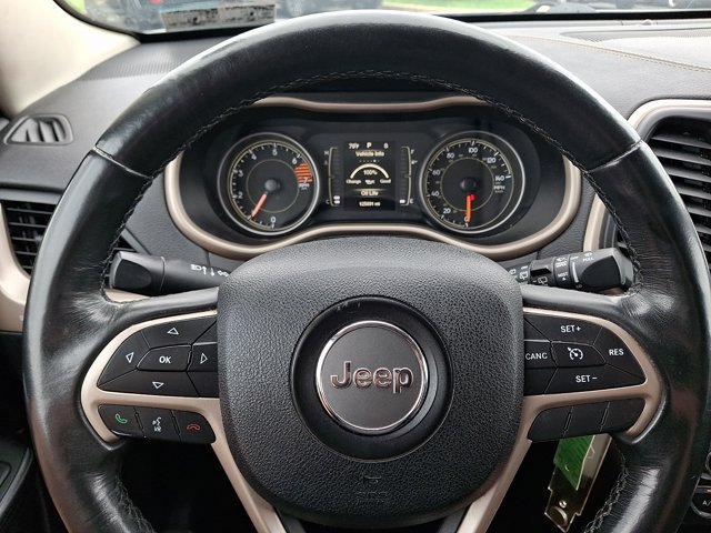 Used 2016 Jeep Cherokee Latitude AWD/4WD image 22