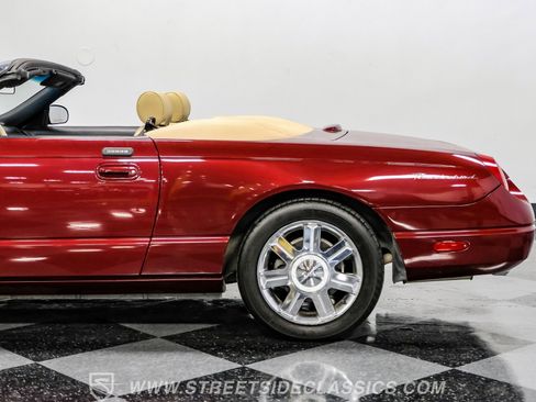 Used 2004 Ford Thunderbird image 29