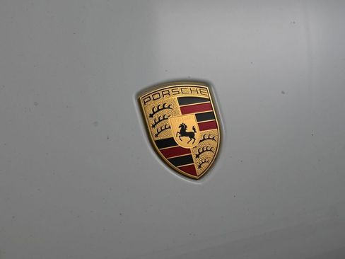 Certified 2022 Porsche Macan AWD/4WD image 13