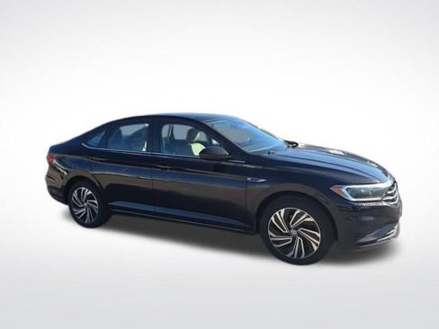 Used 2020 Volkswagen Jetta SEL image 3