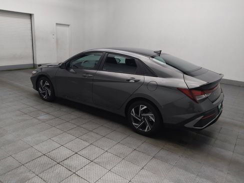 Used 2025 Hyundai Elantra Sport FWD image 3
