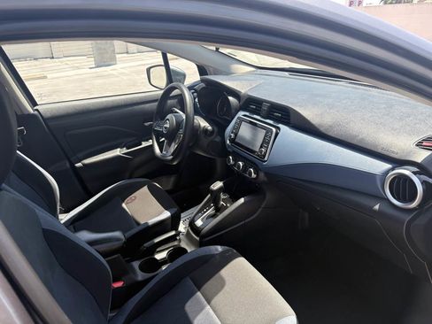 Used 2025 Nissan Versa SV FWD image 18