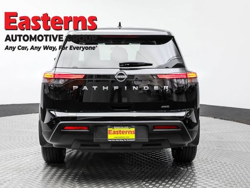 Used 2024 Nissan Pathfinder S image 6