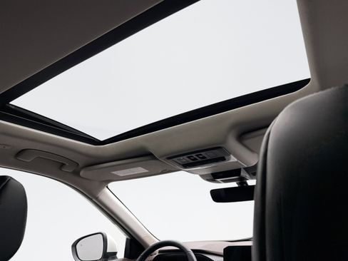 Used 2023 Nissan Rogue SL w/ SL Premium Package image 18