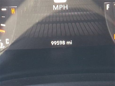 Used 2015 Dodge Challenger SXT image 20