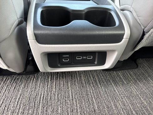 Used 2024 Honda Odyssey Elite image 14