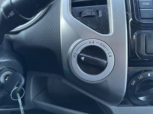 Used 2014 Toyota Tacoma 4x4 Access Cab V6 w/ SR5 Package image 24