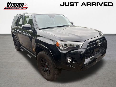 Used 2021 Toyota 4Runner SR5 Premium w/ Moonroof Package AWD/4WD image 3