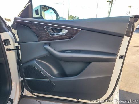 Used 2022 Audi Q8 Premium Plus image 22