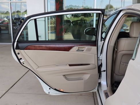 Used 2011 Toyota Avalon Limited FWD image 32