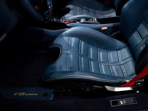 Used 2022 Ferrari F8 Tributo RWD image 15