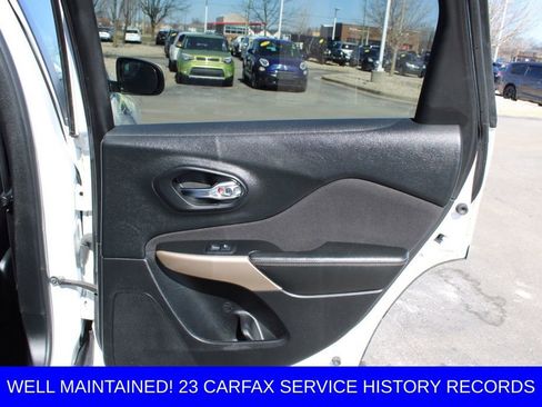 Used 2018 Jeep Cherokee Latitude image 23