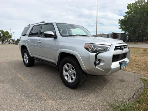 Used 2021 Toyota 4Runner SR5 AWD/4WD image 2