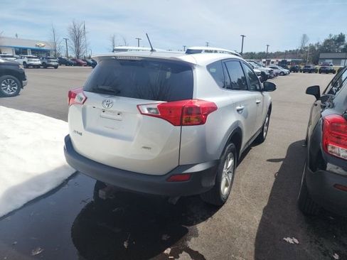 Used 2013 Toyota RAV4 XLE image 5