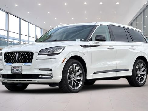 Certified 2022 Lincoln Aviator Grand Touring w/ Elements Package Plus AWD/4WD image 8