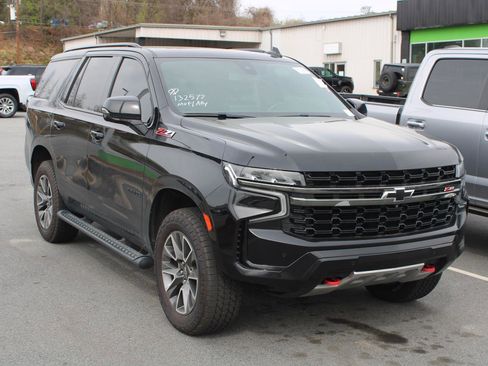 Used 2021 Chevrolet Tahoe Z71 w/ Z71 Signature Package image 3