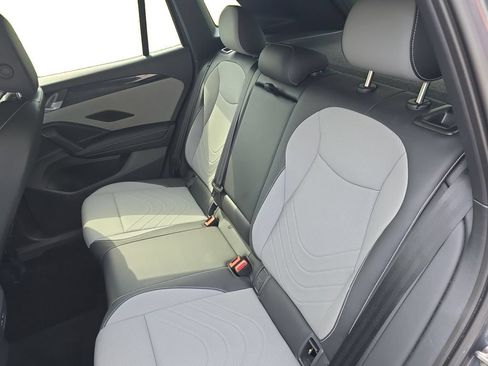 Certified 2026 Volkswagen Tiguan SE R-Line FWD image 21