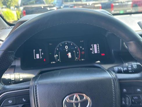 Certified 2025 Toyota 4Runner SR5 AWD/4WD image 18