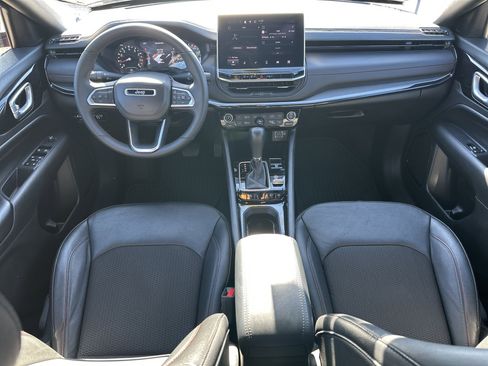 Used 2024 Jeep Compass Trailhawk image 22