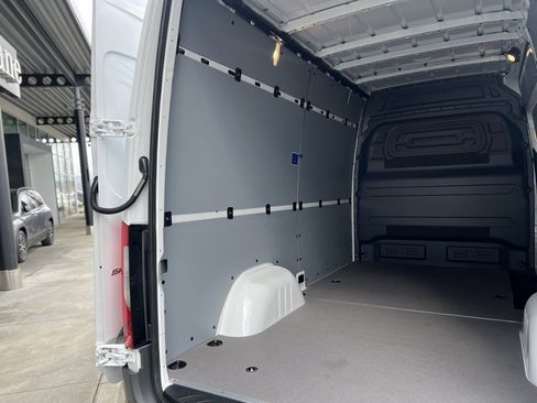Used 2024 Mercedes-Benz Sprinter 144 Cargo image 16