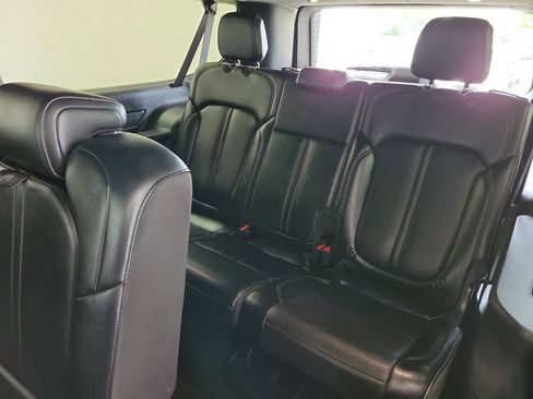 Used 2024 Jeep Wagoneer L Series II w/ Flexible Seating Group AWD/4WD image 12