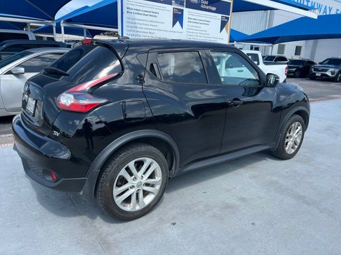 Used 2016 Nissan Juke SV FWD image 3