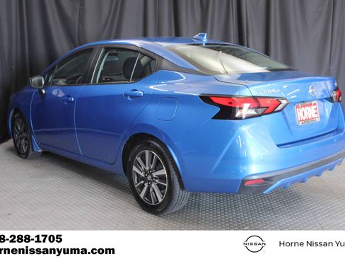 Used 2022 Nissan Versa SV FWD image 15