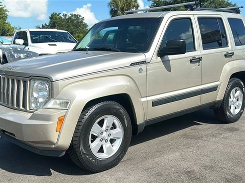 Used 2011 Jeep Liberty Sport w/ Popular Equipment Group AWD/4WD image 11