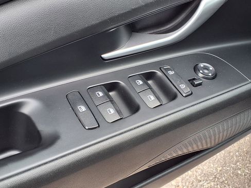 Used 2023 Hyundai Elantra SEL w/ Convenience Package FWD image 4
