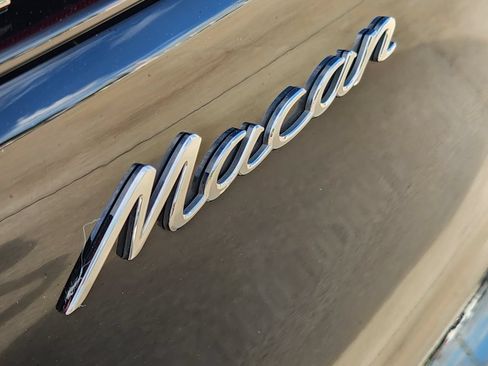 Used 2021 Porsche Macan AWD/4WD image 12