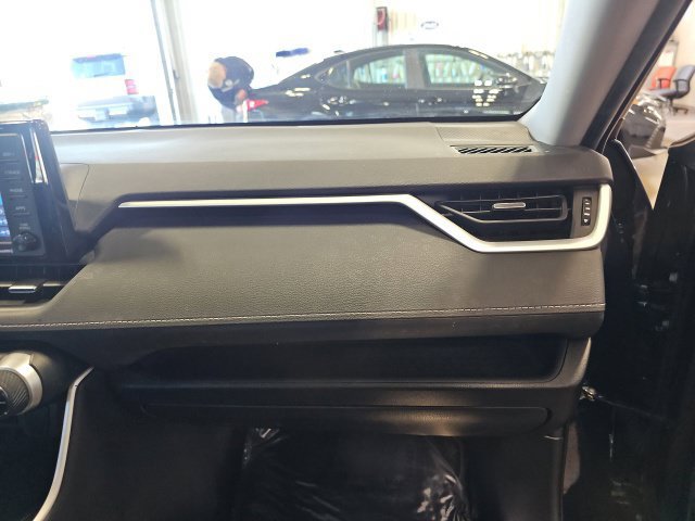 Used 2021 Toyota RAV4 XLE Premium AWD/4WD image 41