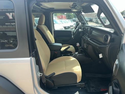Used 2022 Jeep Wrangler Sport AWD/4WD image 21